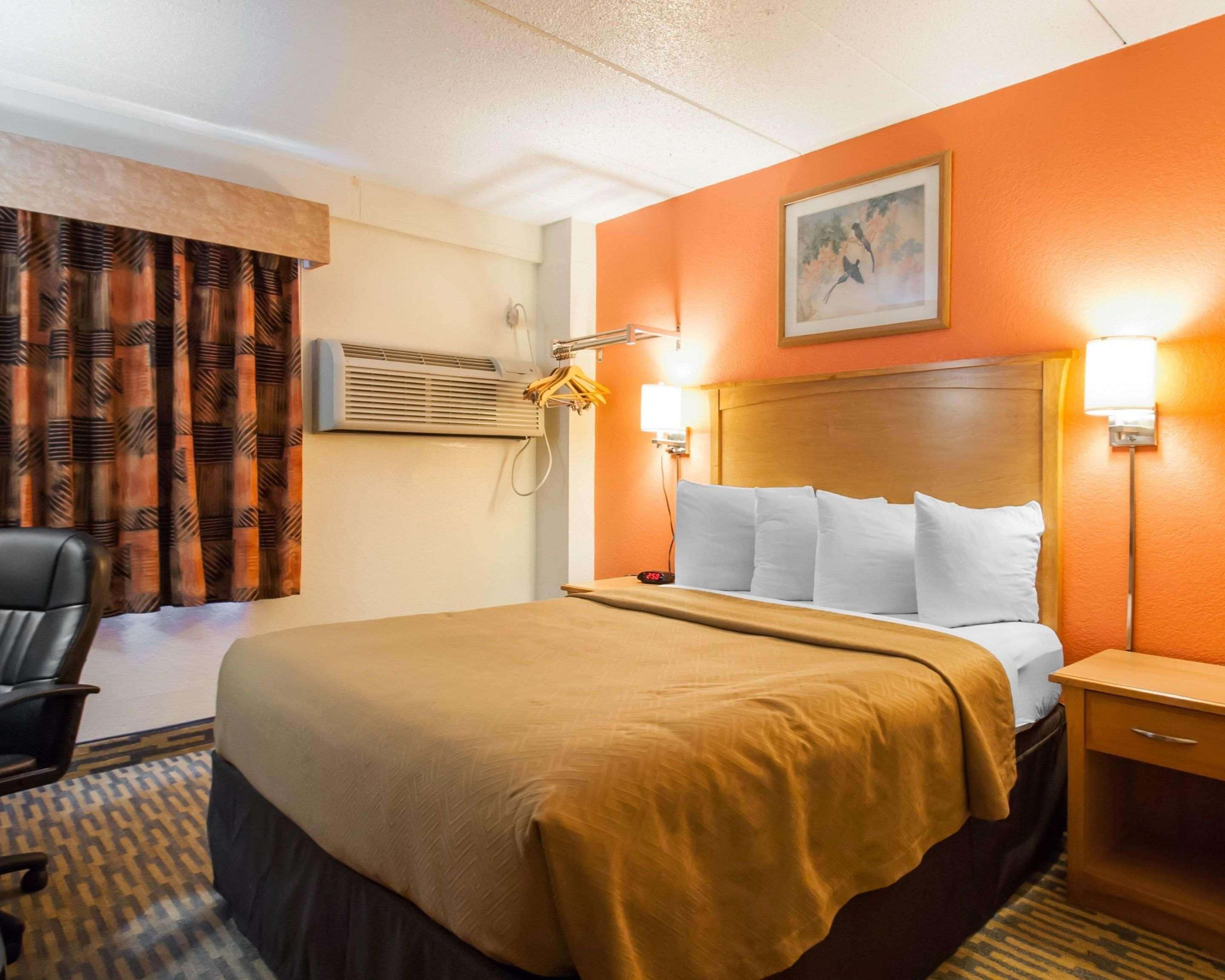 Econo Lodge Kansas City Downtown North Buitenkant foto