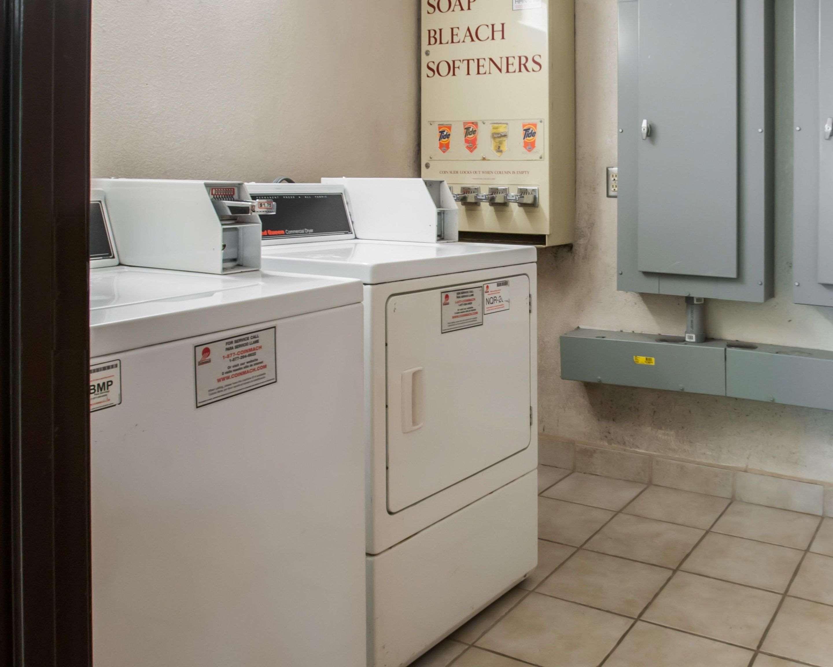 Econo Lodge Kansas City Downtown North Buitenkant foto